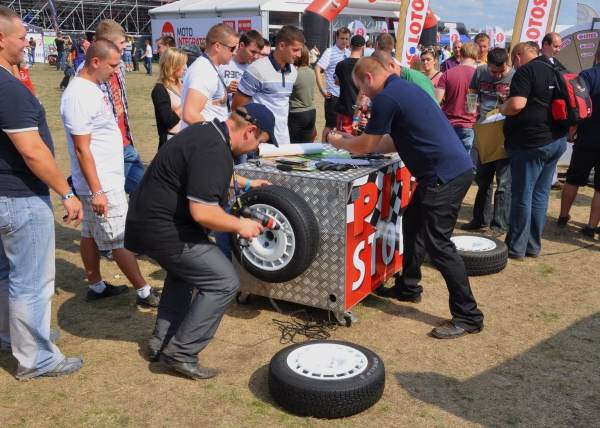 symulator pit stopu wymiany koła